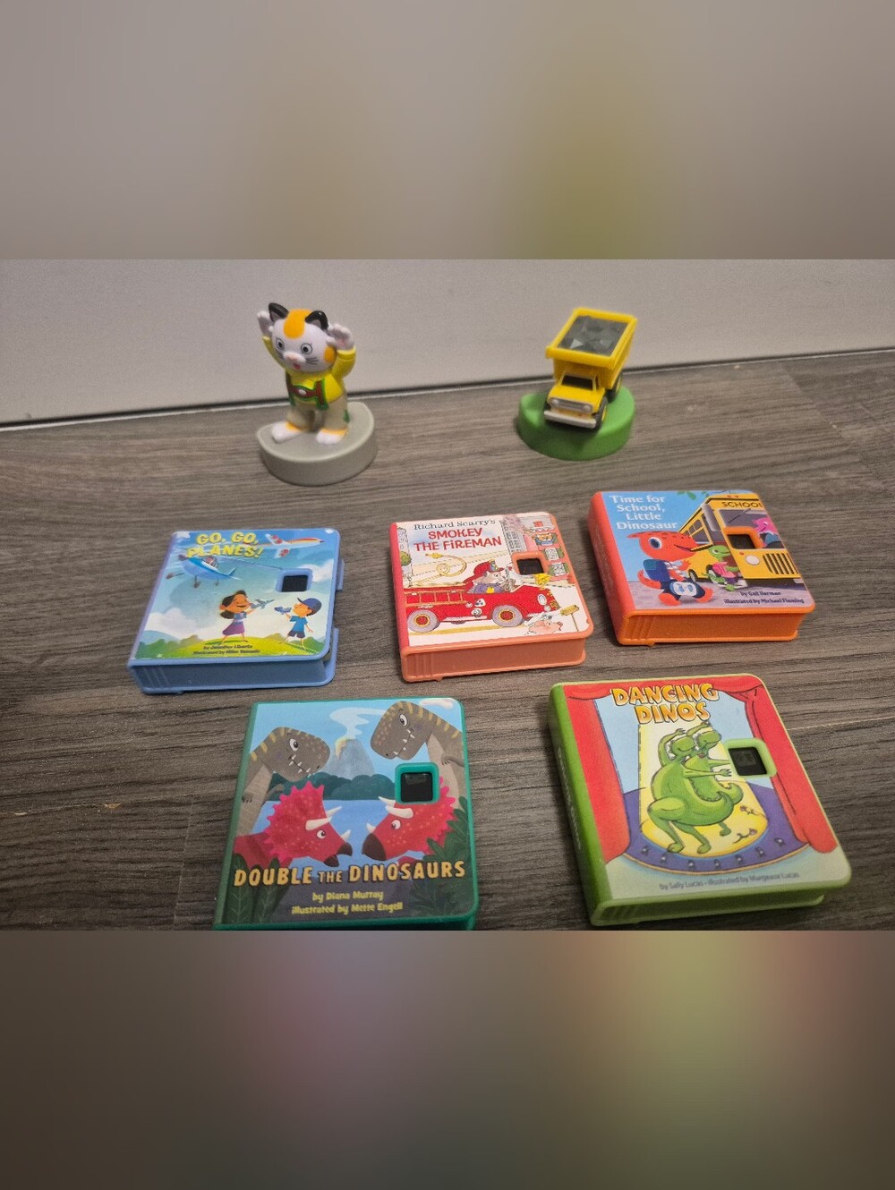 Little Tikes Story Dream Machine Stories And Extras Book Characters